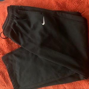 BOYS NIKE THERMA-FIT SWEATPANTS